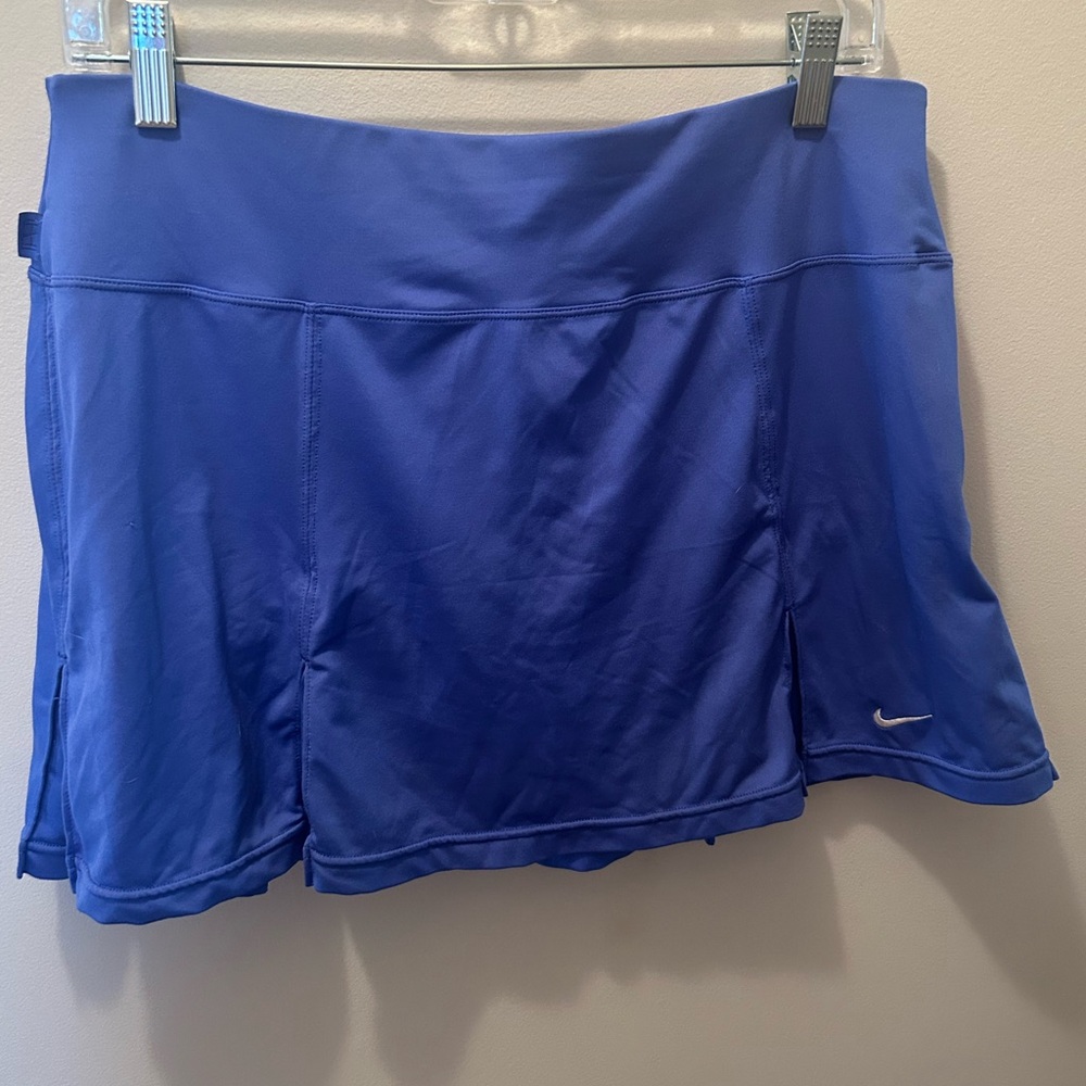 Nike Women's Blue Athletic Shorts size medium